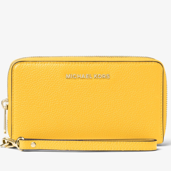 Michael Kors Handbags - Michael Kors Large Leather Smartphone Wristlet